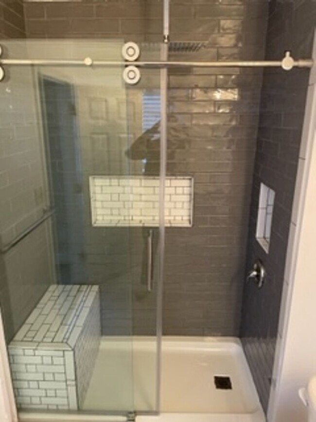 Building Photo - Three Bed Two and a Half Bath Home in Gast...