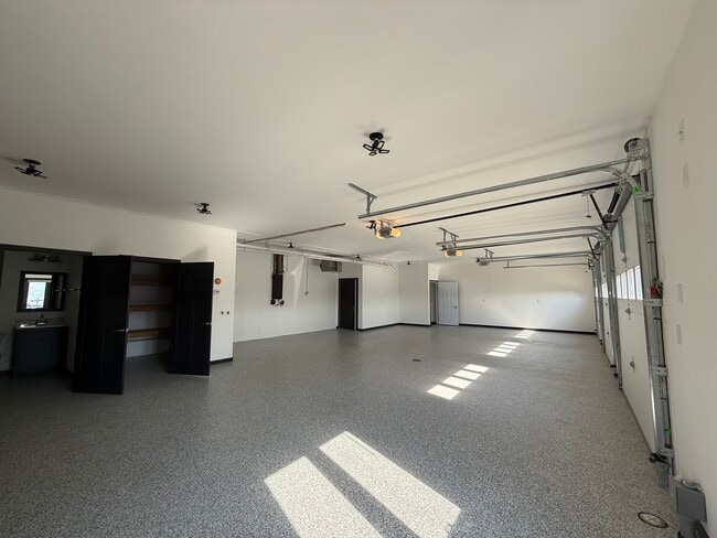 Building Photo - 24859 2nd St