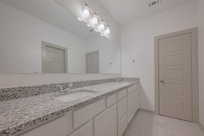 Building Photo - 11622 Twain Dr