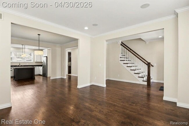 Building Photo - 714 E University Ave