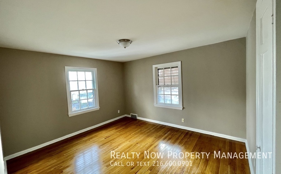 Building Photo - 3638 Lindholm Rd
