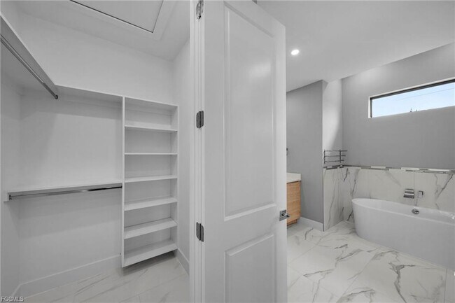 Building Photo - 1201 SW 8th Pl