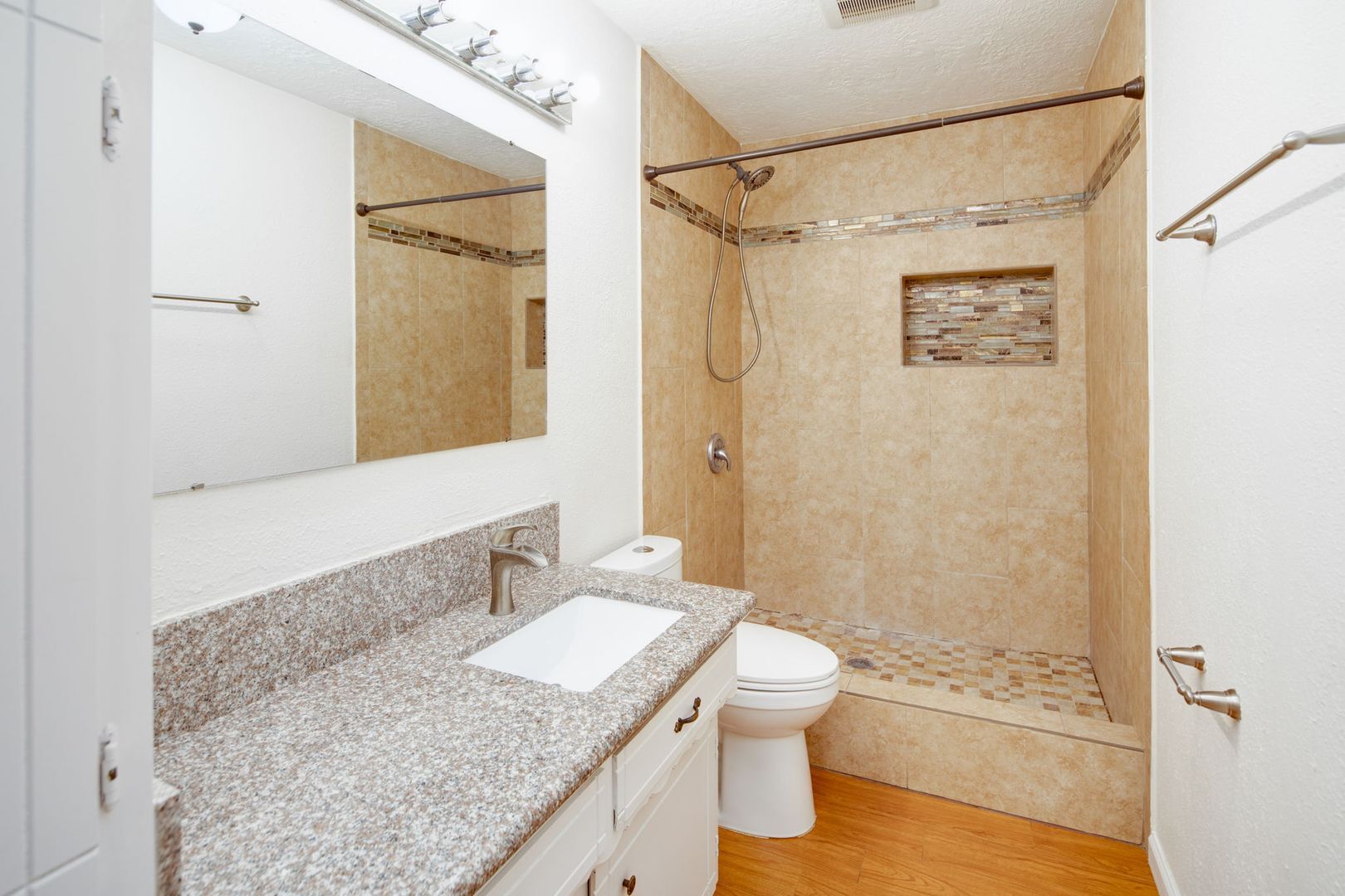 Building Photo - AUGUST PRE-LEASE!  Spacious 3 Bedroom 2 Bathroom House on Corner Lot