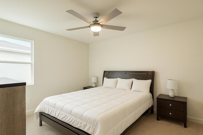 Building Photo - 14406 SW Skye Dr