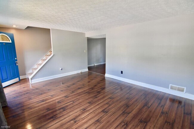 Building Photo - 3 br, 1.5 bath Townhome - 2953 Rushbury Drive