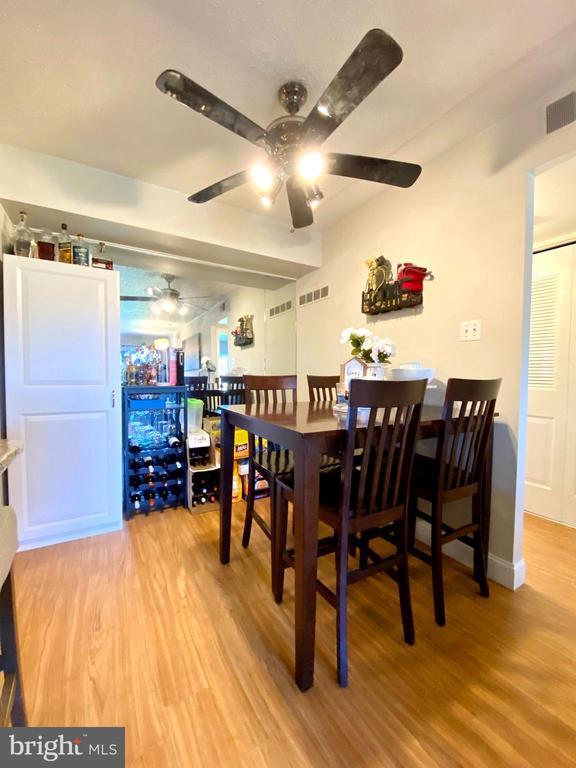 Building Photo - 5200 Hilltop Dr