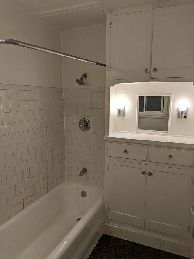 Building Photo - HALPC02