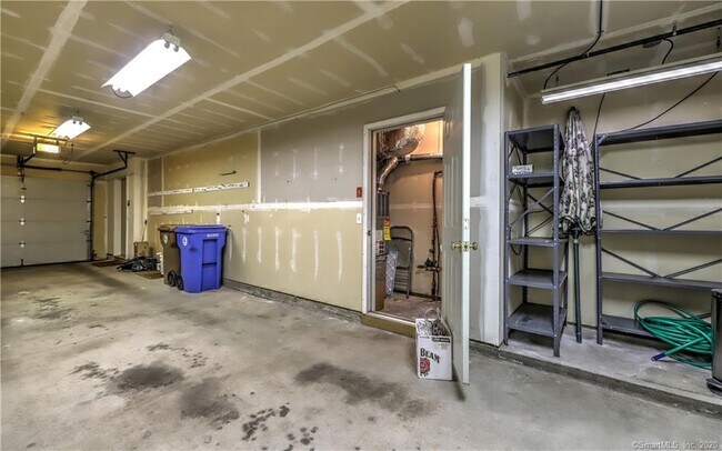 Building Photo - 60 Grove St