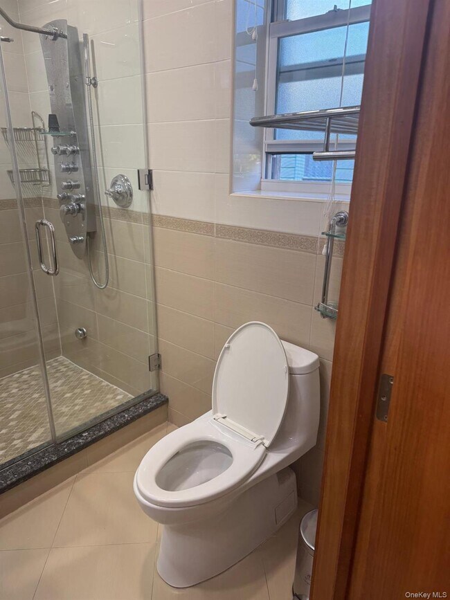 Building Photo - 138-54 Hoover Ave