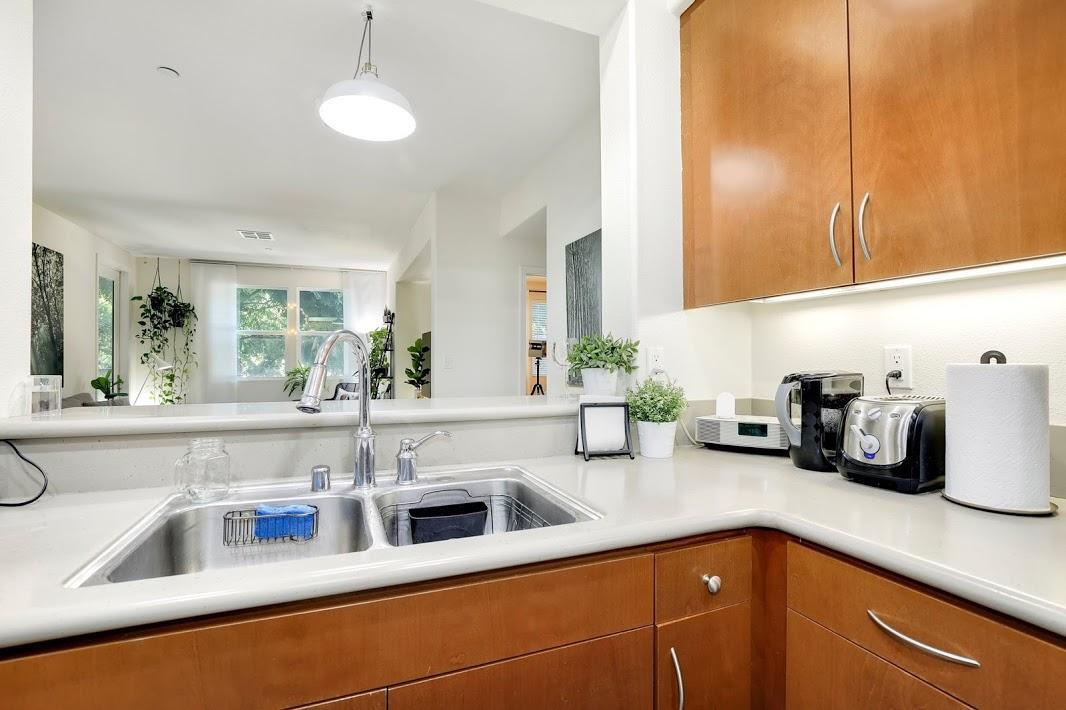 Building Photo - 7100 Playa Vista Dr