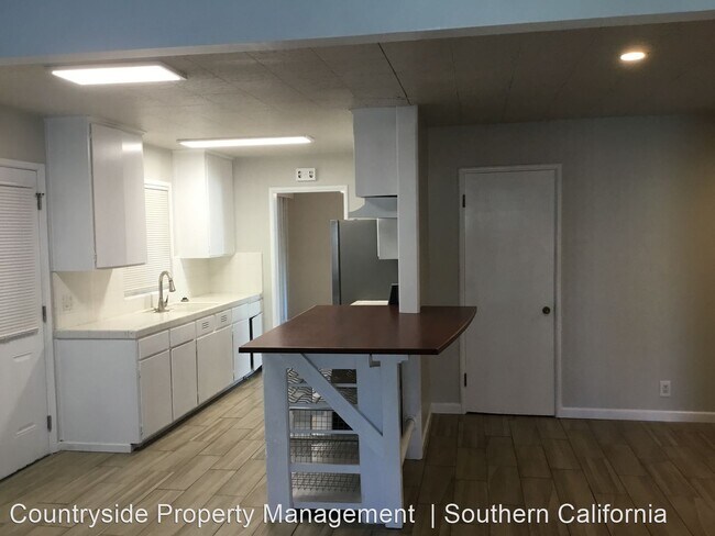 Building Photo - 3 br, 2 bath House - 4705 E. Brown Avenue