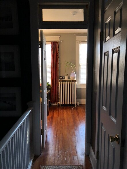 Building Photo - 1122 Owen Place NE