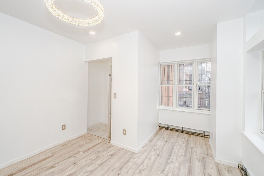 Building Photo - 384 Lafayette Ave