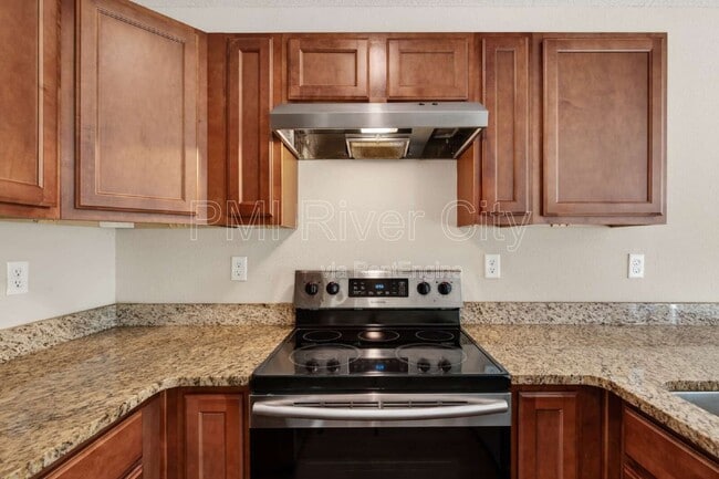 Building Photo - 7608 Rain Forest Dr N