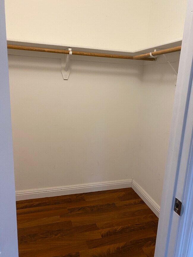 Building Photo - 3607 SW 27th St