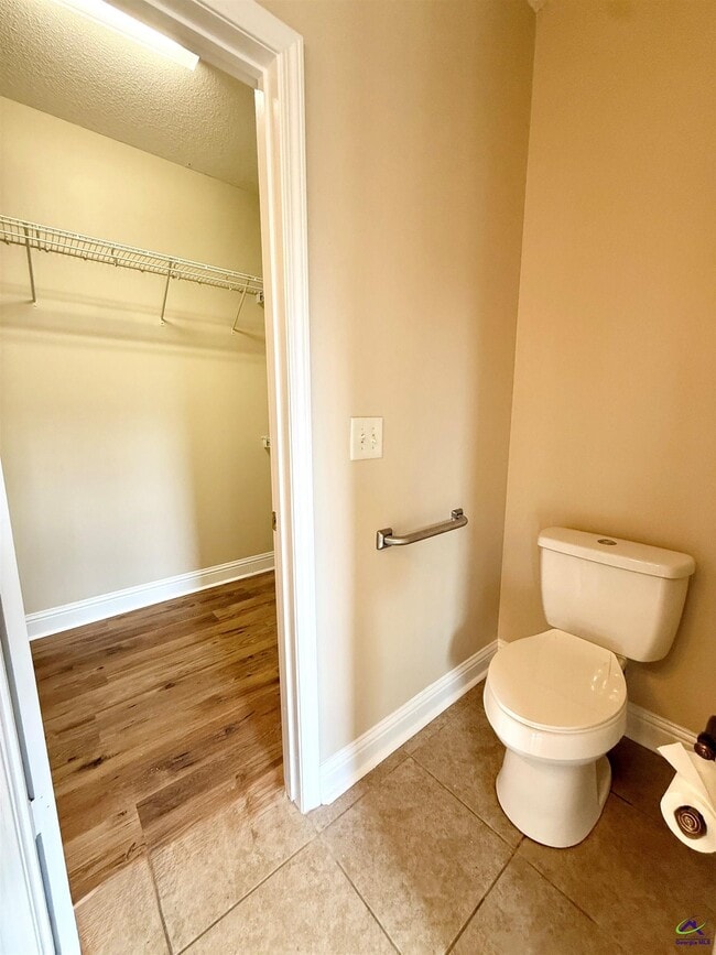 Building Photo - 200 Vining Way