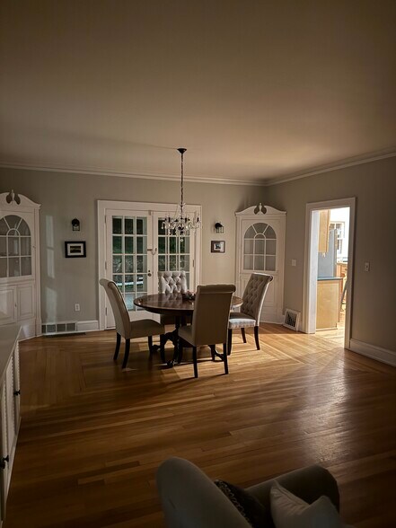 Building Photo - 124 Sheridan Cir