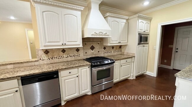 Building Photo - 117 Memory Lane