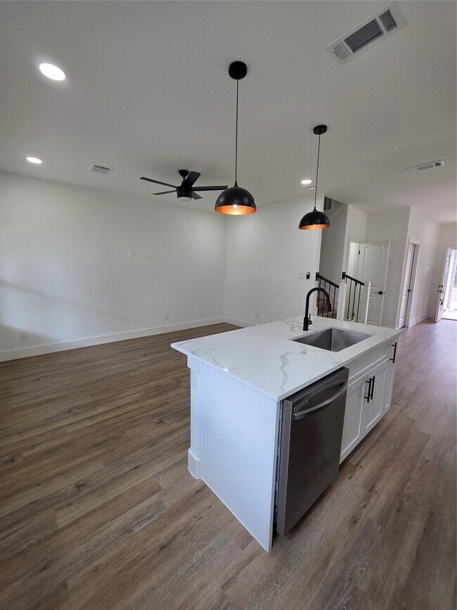 Building Photo - 1407 Odd Fellow St