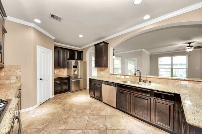 Building Photo - 12131 Cove Ridge Ln