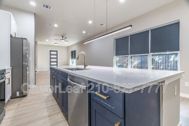 Building Photo - 414 Montana St