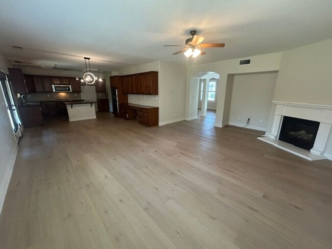 Building Photo - 2 Story house in Cul-De-Sac