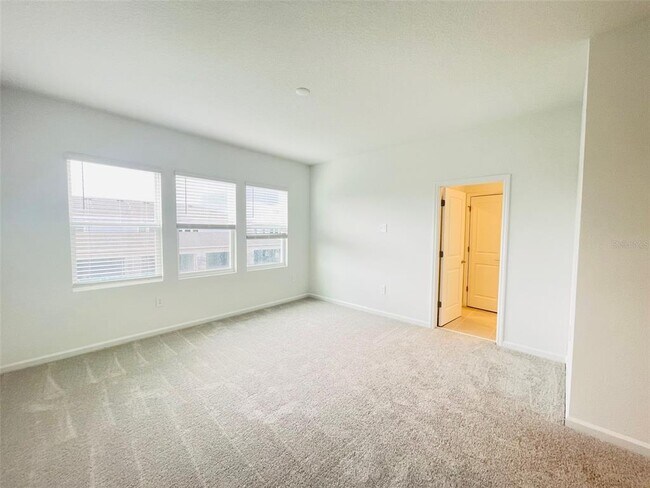 Building Photo - 7250 Summer Ivy Aly
