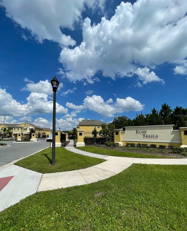Building Photo - 9330 Tecumseh Dr