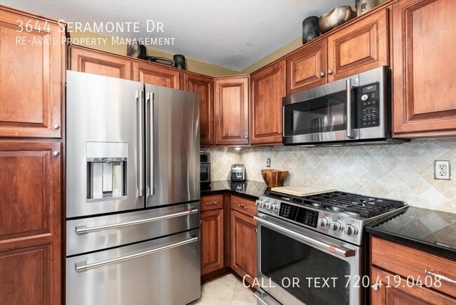 Building Photo - 3644 Seramonte Dr