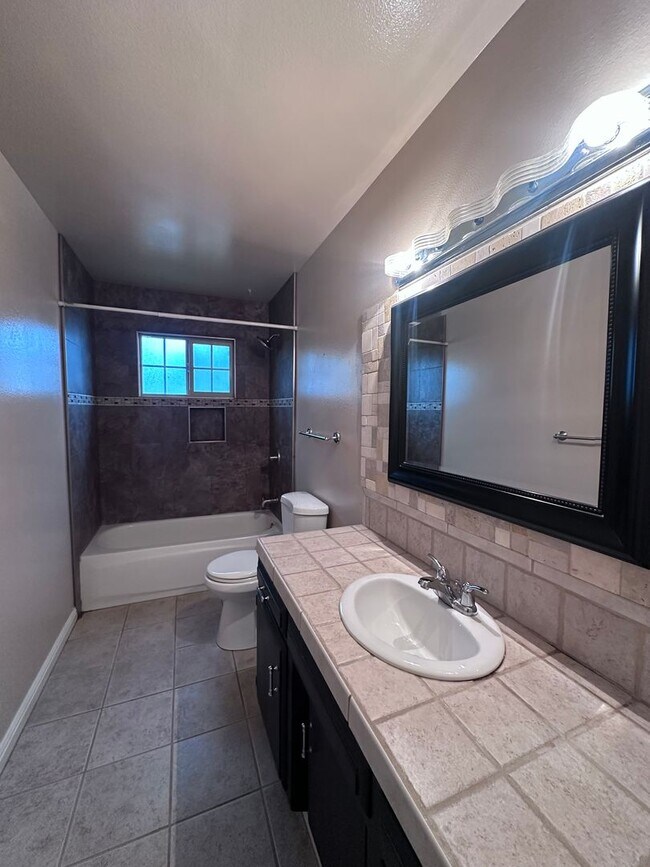 Building Photo - Spacious Condo coming soon!