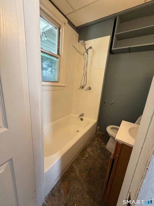 Building Photo - 61 Lounsbury St