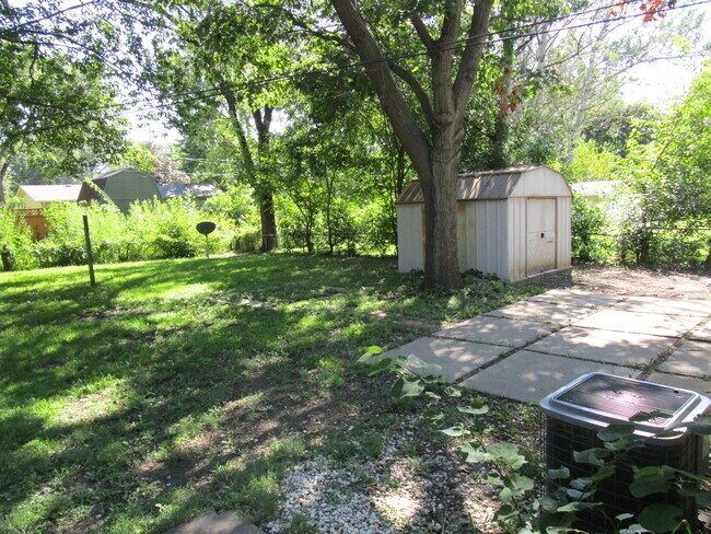 Building Photo - 1509 E 18th St