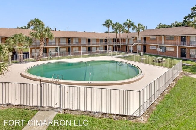 Building Photo - 830 Arlington River Dr