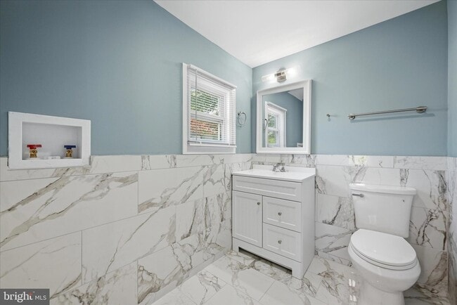 Building Photo - 312 E Piccadilly St