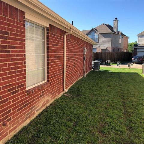 Building Photo - 1202 Defford Ln