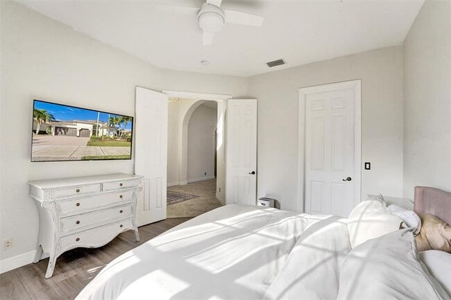 Building Photo - 7421 NW 115th Terrace