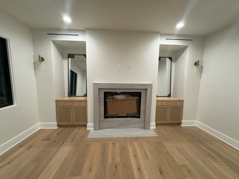 Building Photo - 3312 Kenilworth Dr