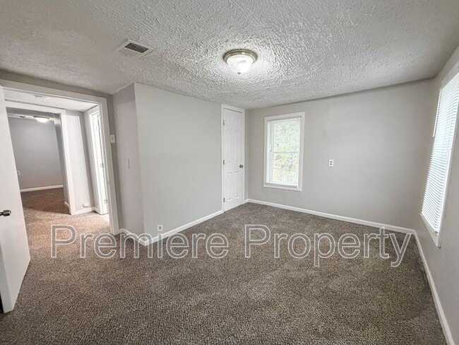 Building Photo - 2409 Mc Kinley Ave