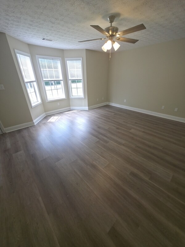 Building Photo - 217 Westchester Cir