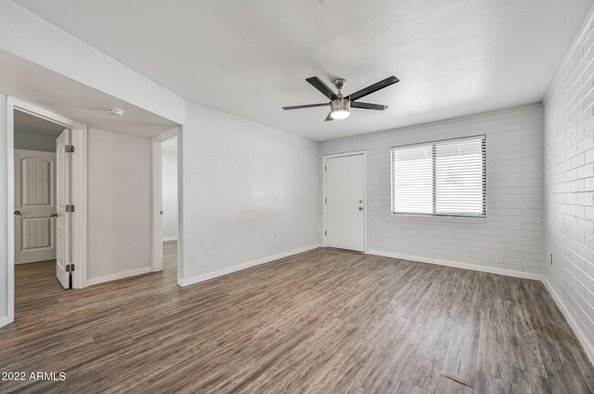 Building Photo - 1744 W Glendale Ave