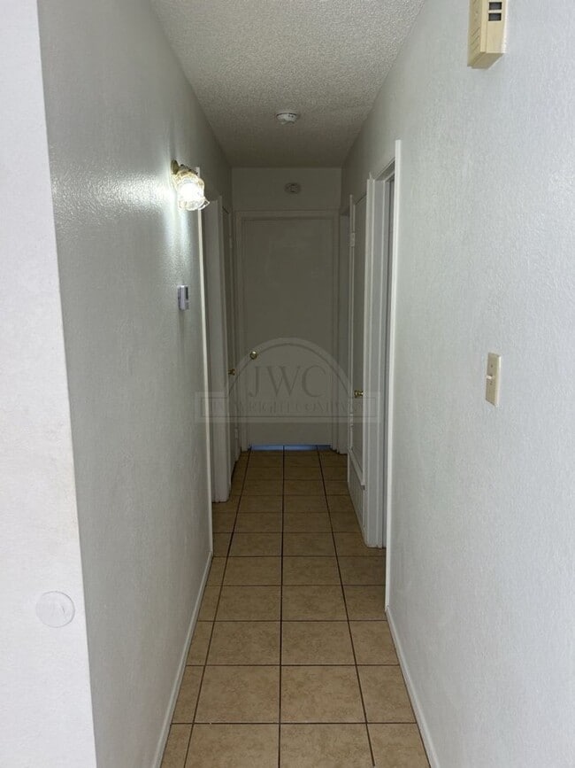 Building Photo - 1801 Lea Ann Dr