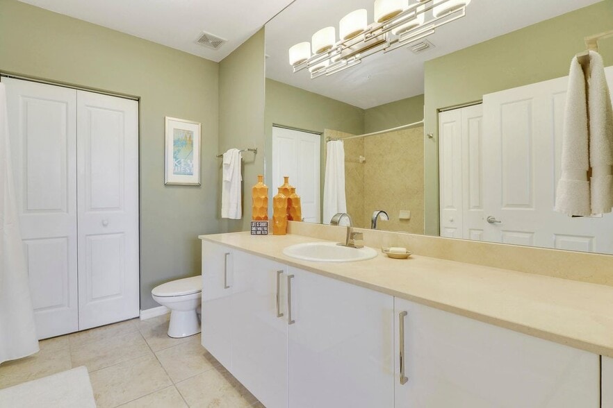 Building Photo - 600 S Dixie Hwy