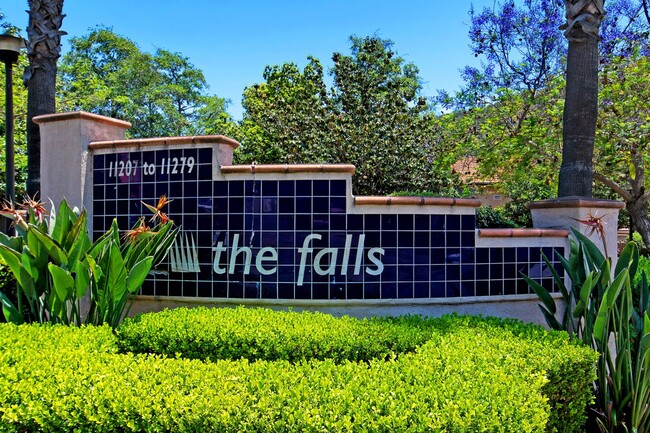 Building Photo - "The Falls" in West Rancho Bernardo