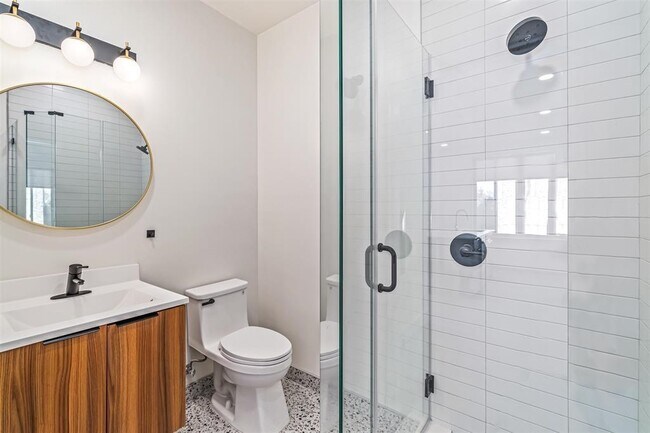 Building Photo - 293 Fairmount Ave