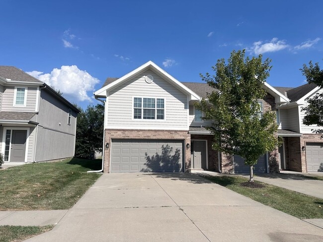 Building Photo - 1517 NE Erin Ct