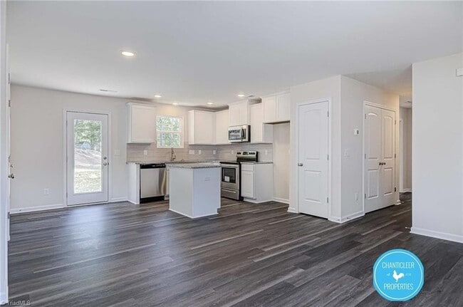 Building Photo - 3155 Misty Ridge Dr