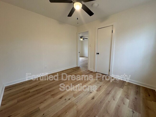 Building Photo - 431 Peeden Dr