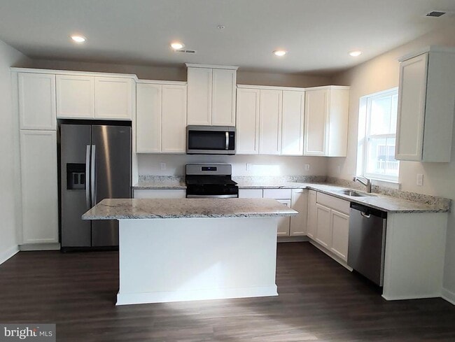 Building Photo - 3 Wafer Aly