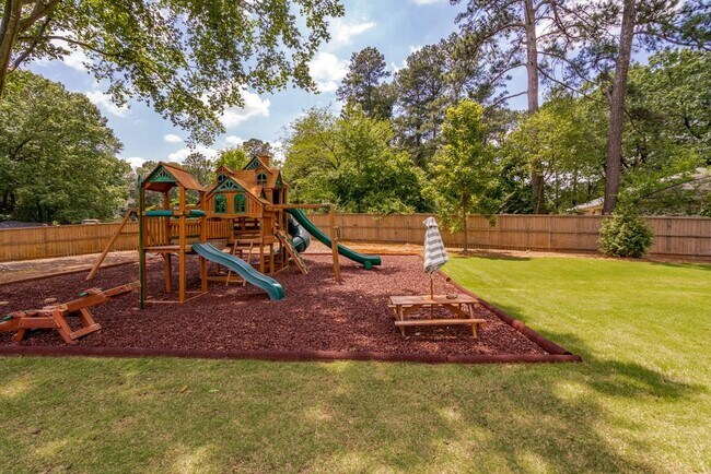 Building Photo - 130 Austin Dr