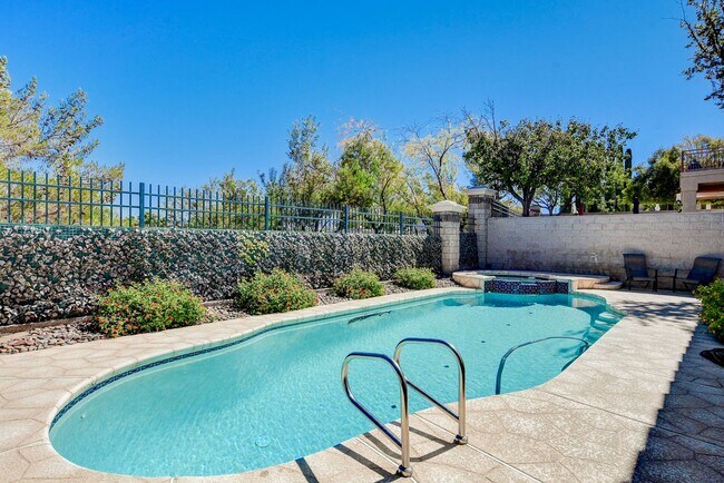 Building Photo - QUALITY FULLY FURNISHED SEVEN HILLS HOME WITH A PRIVATE POOL AND SPA